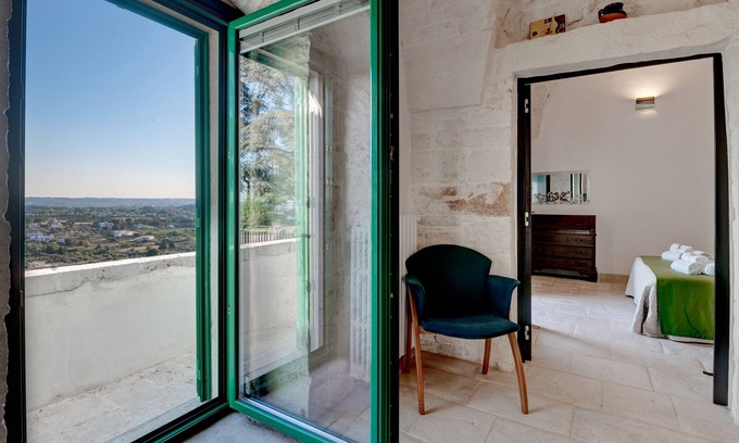 Old Town Cisternino Apartment | Elegant Apartment with Breathtaking Valley Views & Spa
