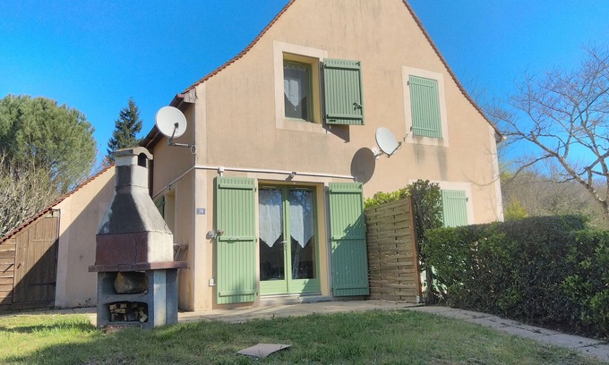 Carsac-Aillac House | Prime Apartment in the Heart of Dordogne Valley with Pool