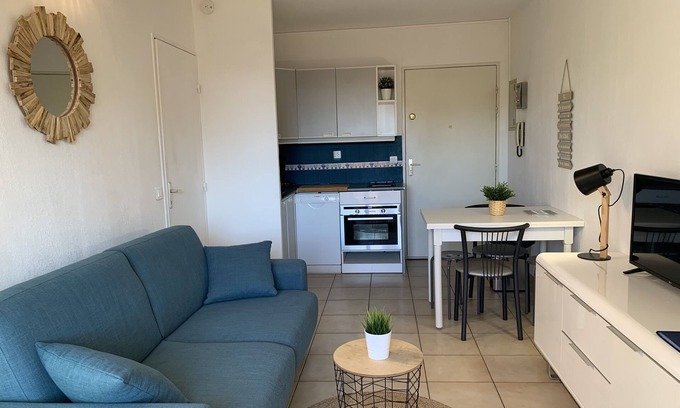 Le Lavandou Apartment | Cozy Apartment Steps from the Beach with Ocean View