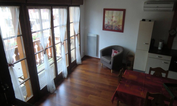 Colmar Apartment | Central Apartment in Colmar's Scenic Wine Estate