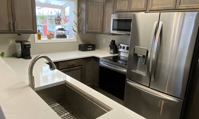Mendenhall Valley Apartment | Prime Apartment in Mendenhall Valley with Family Amenities
