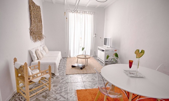 Se Apartment | Historic Faro Apartment with Breakfast & Family Amenities