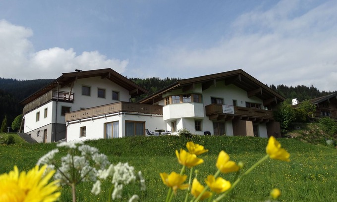 Leogang Apartment | Modern Apartment at Skicircus Saalbach with Bike Park Access