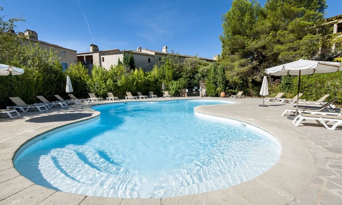 Pont Royal Apartment | Discover a Golf Course Retreat at Pont Royal Apartments