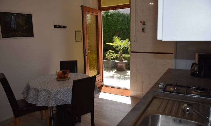 Aix-les-Bains City Center Apartment | Prime Location T1 Bis: Spa, Ocean Views & Private Terrace