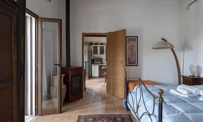 Reitano House | Cozy Apartment in Two-Room Villa with Oceanfront View