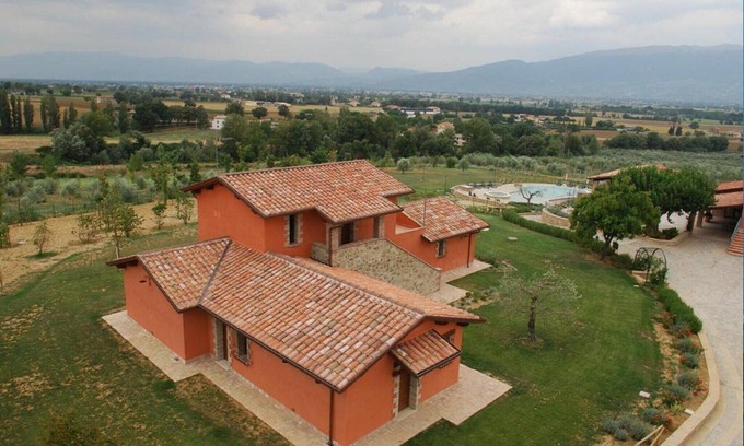 Bettona House | Discover Belvilla by OYO Perugino with Pool & Breakfast