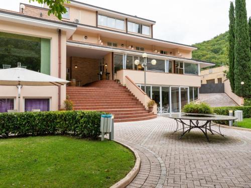 Foligno House | Idyllic Holiday Home in Foligno with Private Whirlpool