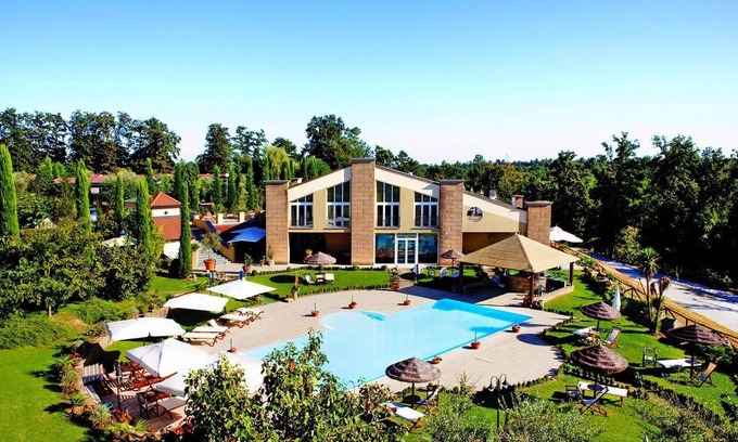 Fucecchio Apartment | Cozy Hesse Farm Holiday at Borgo Pinete Awaits You