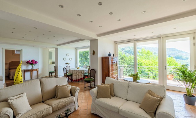 Raito Apartment | Idyllic Apartment in Vietri S/M near Salerno’s Attractions