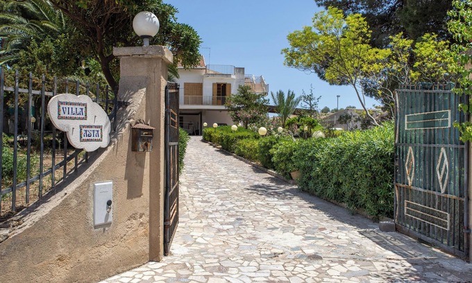 Genovese Apartment | Villa 'Asta': Serene Oceanfront Escape with Garden & Terrace