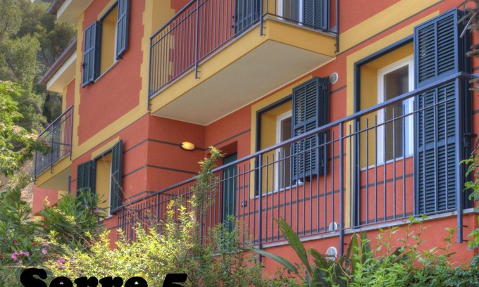 Alassio Apartment | Beachfront Apartment in Villa with Ocean View & Pool