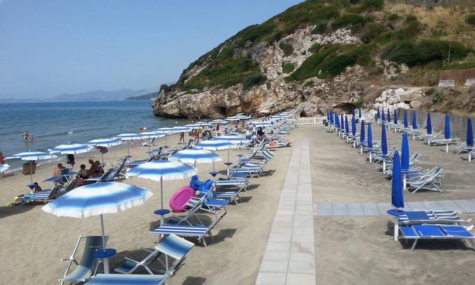 Minturno Apartment | Seafront Apartment in Villa VALENTINI with Hot Tub & Ocean View