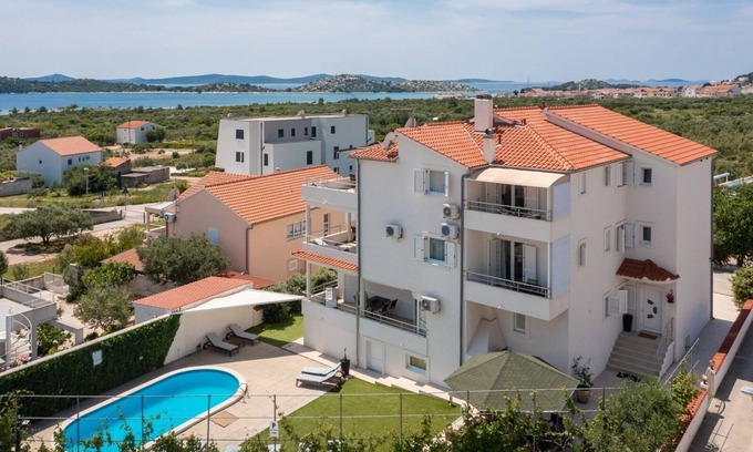 Vodice Apartment | Seaside Apartment in Vodice with Terrace and Pool Access