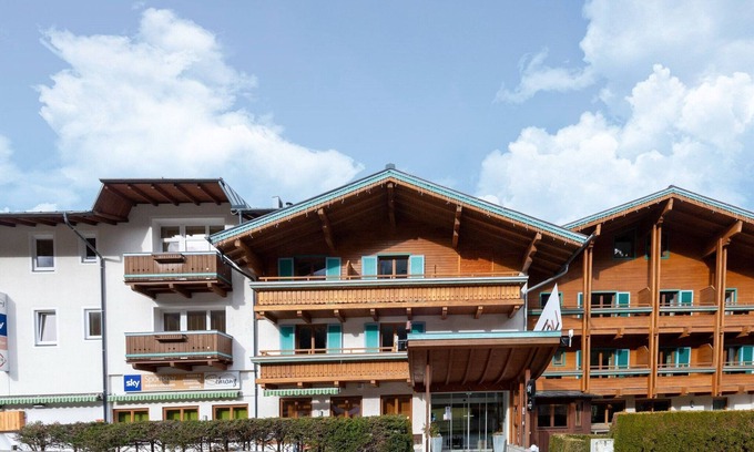 Wald im Pinzgau Apartment | Inviting Apartment in Wald im Pinzgau with Pool & Spa