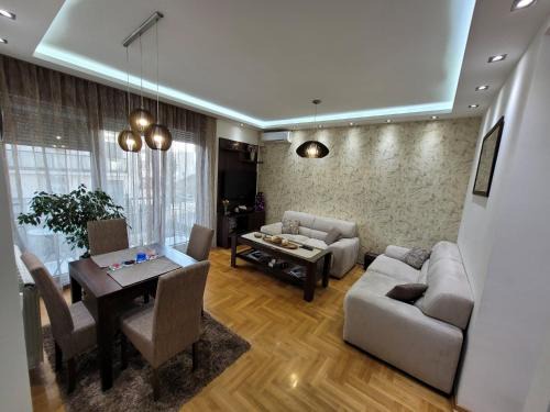 Vracar Apartment | Top-Rated Apartment Iris with Breakfast Included - 4 Stars