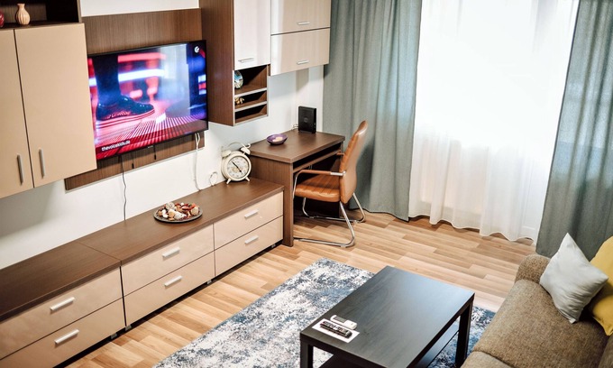 Ploiesti Apartment | Cozy Apartment with Kitchen and Breakfast Included