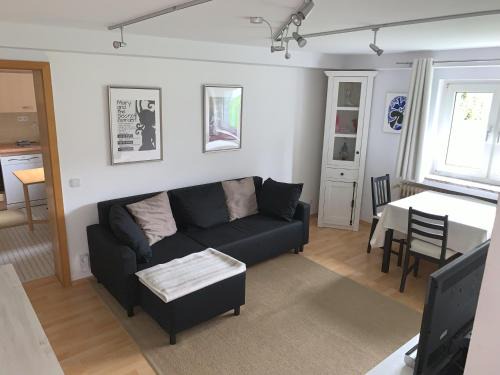 Heiligenhaus Apartment | Cozy Apartment Isenbügel in Essen-Kettwig with Child-Friendly Amenities