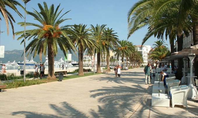 Tivat Apartment | Prime ISEO Apartment in City Center with Ocean Views