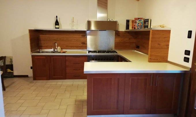 Giavera del Montello House | Cozy Apartment on Historic Farmhouse with Breakfast