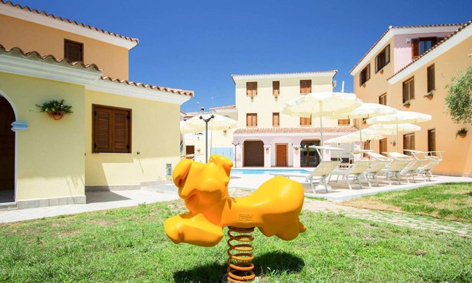 Sos Alinos Apartment | Cozy Apartment in Sos Alinos with Ocean View & Pool