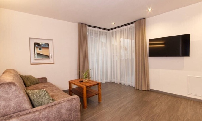 Prato allo Stelvio Apartment | Inviting Apartment "Koatlack" with Kitchen & Breakfast