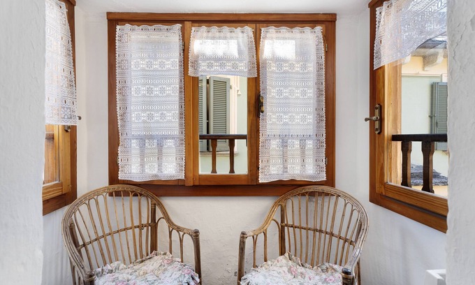 Santa Maria Maggiore Apartment | Cozy Apartment 'A Casa Di Elda' with Mountain Views