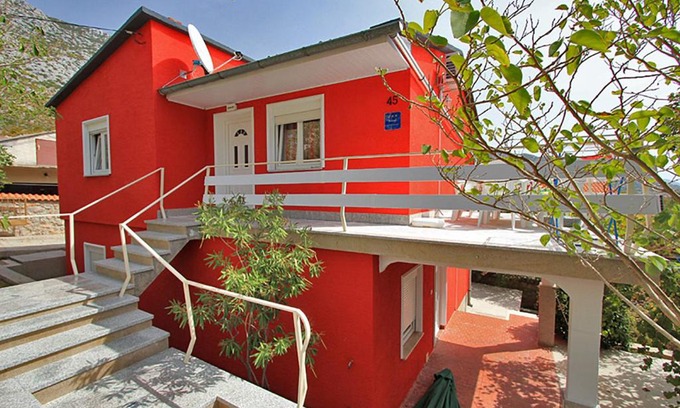 Cesarica Apartment | Discover Apartment Jelena: Oceanfront Bliss for Families