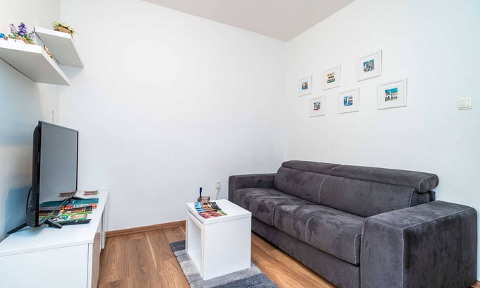 Gornji Kono Apartment | Apartment Joky - One-Bedroom Apartment
