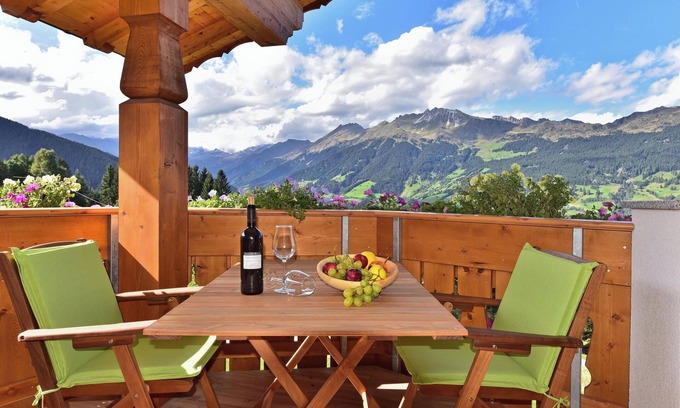 Racines Apartment | Mountain View Apartment 'Joselehof App Arnika' with Terrace