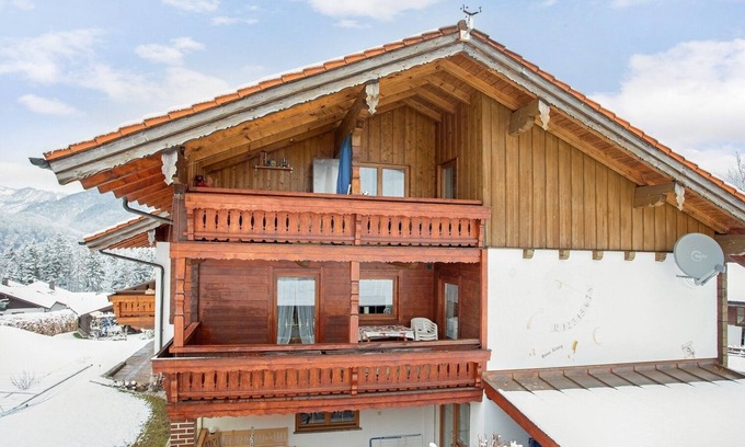 Untersalzberg II Apartment | Ideal Apartment "König im Obergeschoss" with Balcony & Views