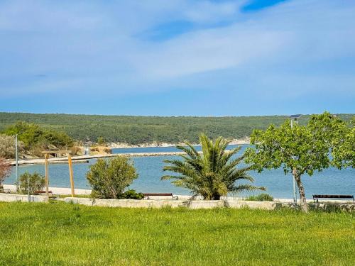 Gornji Karin Apartment | Pet-Friendly Apartment Karla - Guest Rated 9/10 Experience