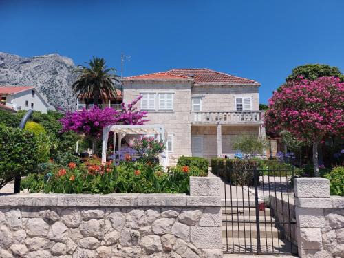 Orebic Apartment | Scenic Apartment Karmen with Oceanfront Views