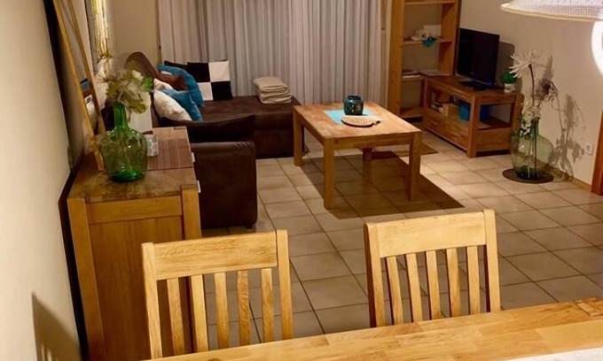 Leinsweiler Apartment | Cozy Apartment Kirchberg with Breakfast & Family Amenities