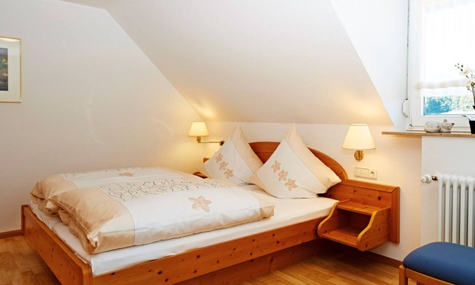 Biederbach Apartment | Cozy Apartment "Kirchblick" with Kitchen & Spa Amenities