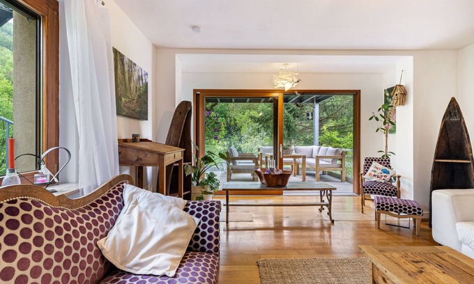 Bad Urach Apartment | Relax at Kiwi Retreat: Private Terrace & Wi-Fi Included