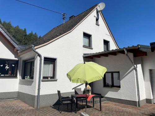 Adenau Apartment | Top-Rated Family Retreat at Apartment Kleeblatt