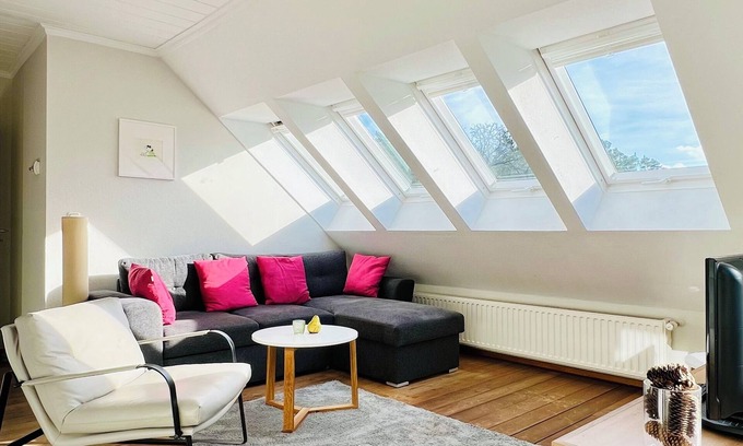 Zossen Apartment | Discover Kleemanns Apartment: Poolside Retreat Near Berlin