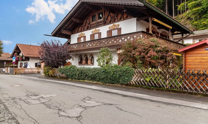 Hammersbach Apartment | Scenic Apartment 'Kleisl' with Mountain View & Garden