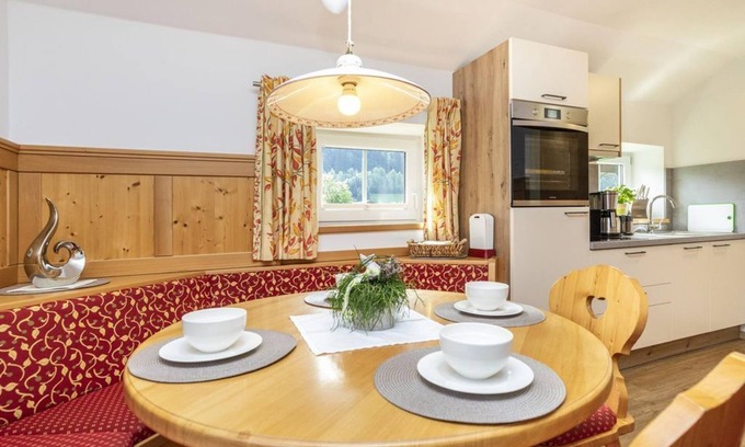 Flachau Bed & Breakfast | Family-Friendly Apartment Klinglhub with Kitchen Amenities