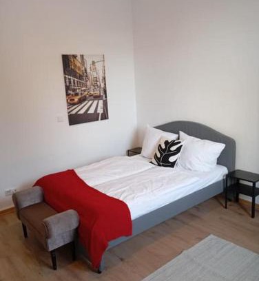 Metternich Apartment | Convenient Apartment Near University with Breakfast Included
