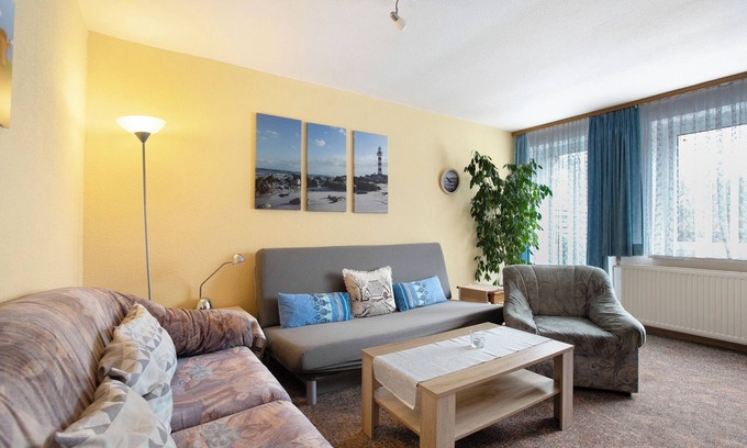 Westerkoog Apartment | Apartment 'Kohsteert' with Private Terrace, Shared Garden and Wi-Fi