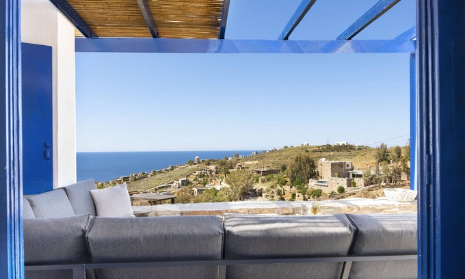 Koundouros Apartment | Oceanfront Apartment with Sea View and Modern Amenities
