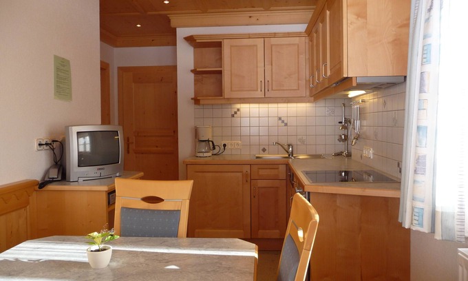 Innervillgraten Apartment | Discover Apartment Kreuzspitze: Family & Pet-Friendly Stay