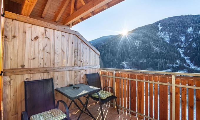 Luson Apartment | Cozy Apartment 'Kreuzplonhof Apt Karspitz' with Spa Amenities