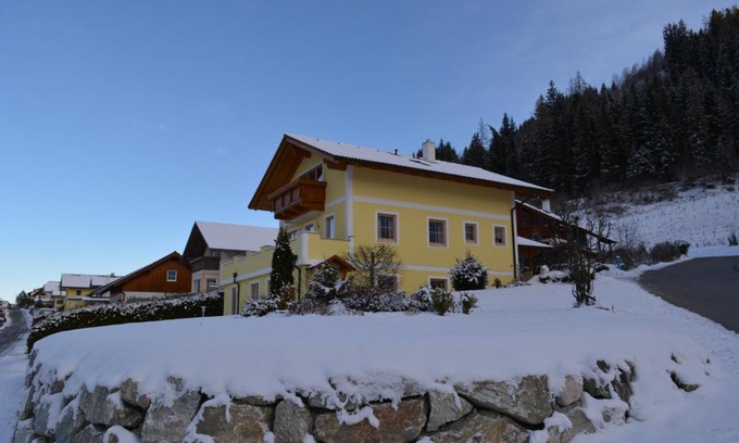 Haus im Ennstal Apartment | Guest Rated 10/10: Apartment Krummholz with Hot Tub