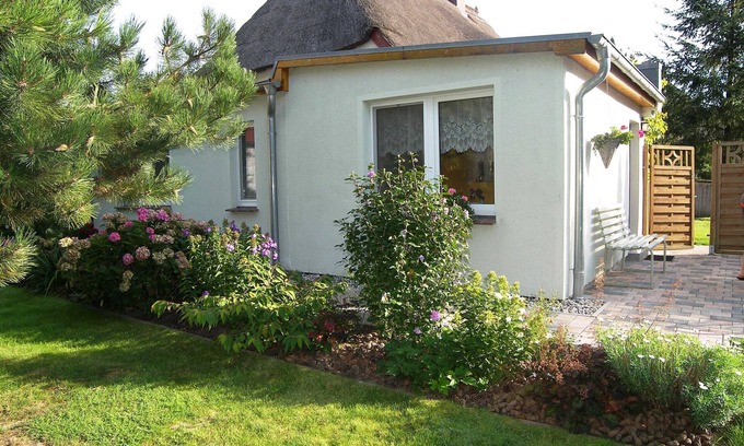 Krummin Cottage | Tranquil Ocean View Apartment Krummin - Rated 10/10