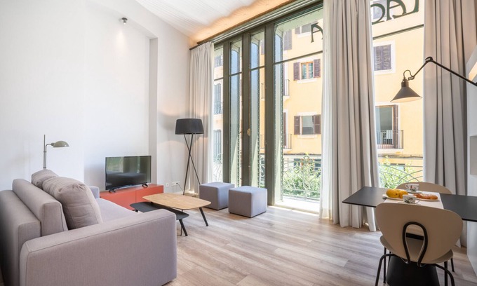 Old Town Apartment | Bright Apartment L'Aguila 1 in Palma with Ocean Views
