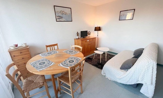 Soorts-Hossegor Apartment | Relax at Apartment "L'alizé" with Pool and Spa Amenities