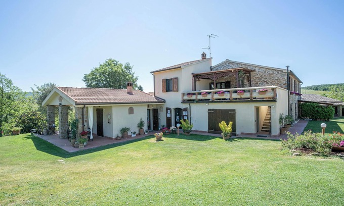 Magliano in Toscana Other | Relaxing Apartment La Quercia with Mountain View & Pool